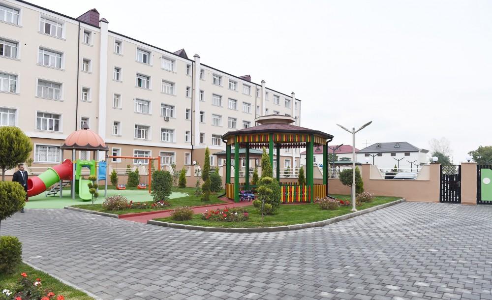 Президент Ильхам Алиев и Первая леди Мехрибан Алиева приняли участие в открытии Губинской районной центральной больницы (ФОТО)