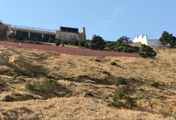 Активность в зоне оползня в бакинском поселке сохраняется - минэкологии