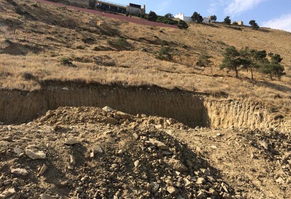 Необходимо переселить людей, проживающих в Баку в зонах оползней - НАНА