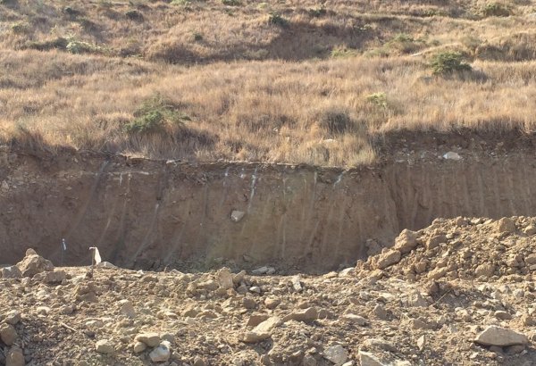 Жители частных домов в бакинском поселке Бадамдар предупреждены в связи с оползнем