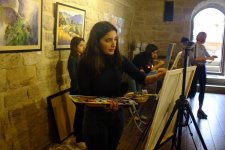 Яркая прогулка по Великобритании не уезжая из Баку (ФОТО)