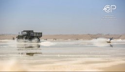 Российский вейкбордист прокатился по азербайджанскому Мертвому морю (ВИДЕО, ФОТО)