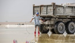 Российский вейкбордист прокатился по азербайджанскому Мертвому морю (ВИДЕО, ФОТО)