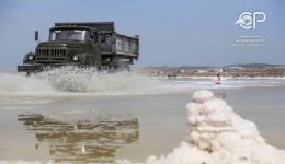 Российский вейкбордист прокатился по азербайджанскому Мертвому морю (ВИДЕО, ФОТО)