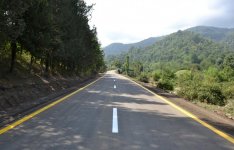 Президент Ильхам Алиев и Первая леди Мехрибан Алиева приняли участие в открытии после реконструкции автодороги в Лянкяране (ФОТО)