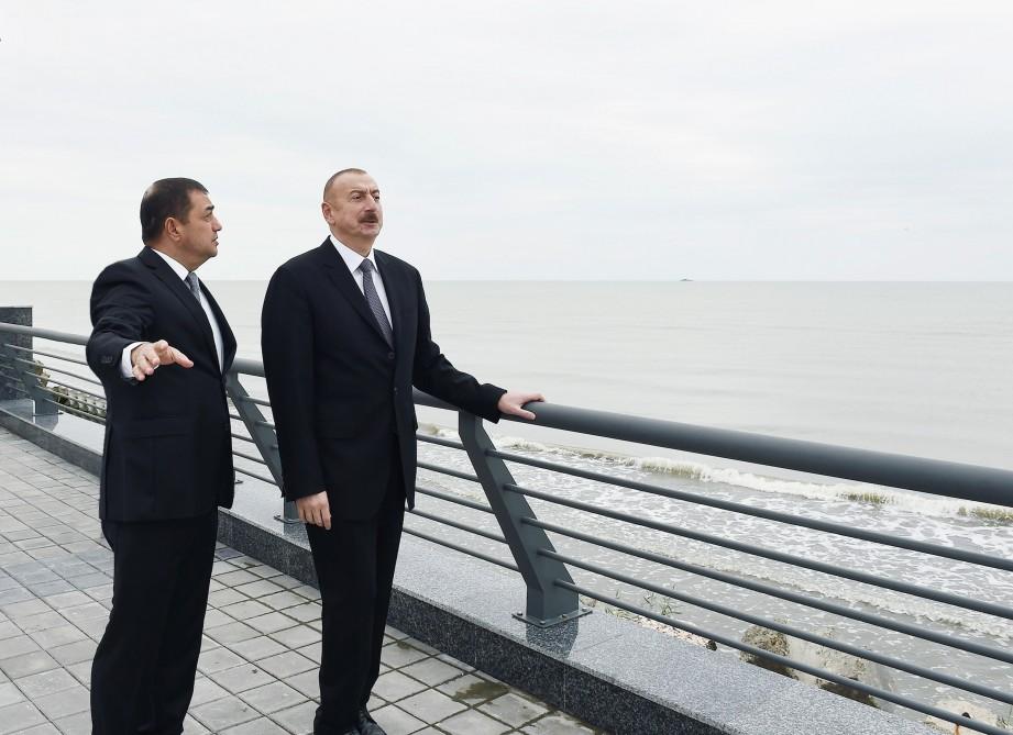 Президент Ильхам Алиев ознакомился с условиями, созданными в комплексе приморского парка-бульвара в Астаре (ФОТО)