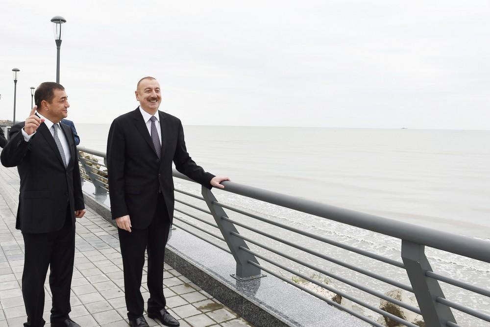 Президент Ильхам Алиев ознакомился с условиями, созданными в комплексе приморского парка-бульвара в Астаре (ФОТО)