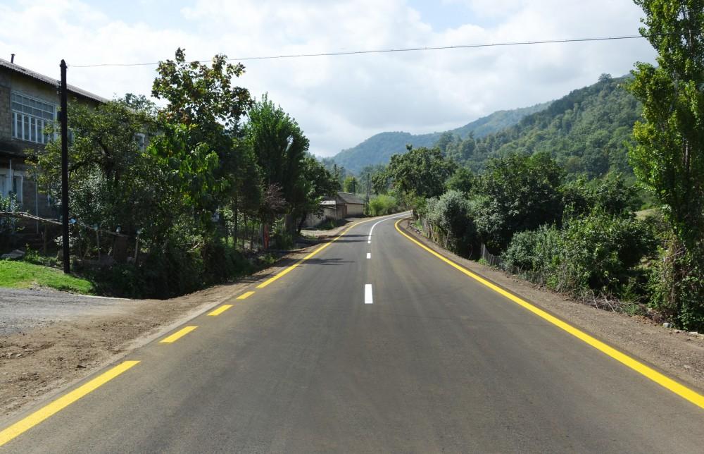 Президент Ильхам Алиев и Первая леди Мехрибан Алиева приняли участие в открытии после реконструкции автодороги в Лянкяране (ФОТО)