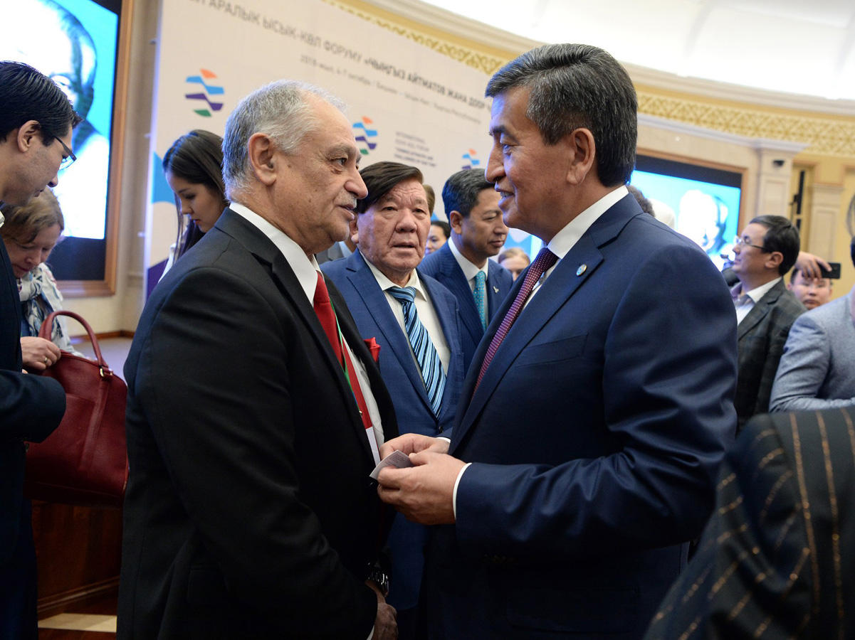 Азербайджанский ученый предложил переходить от Homo sapiens к Homo culturalis (ФОТО)