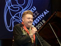 "Разрушитель фортепьяно" выступил в Баку (ФОТО)