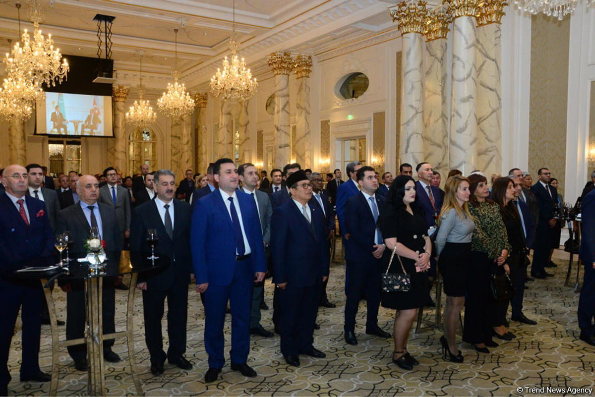 Укрепление взаимоотношений с Азербайджаном - ключевое направление внешней политики Туркменистана - посол (ФОТО)