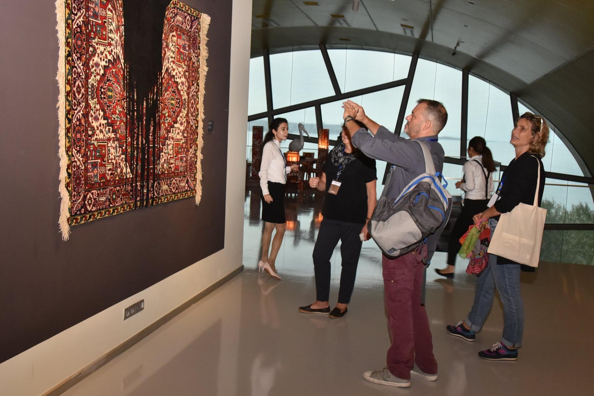 Хелена Кенигсмаркова: Азербайджанский музей ковра - музей моей мечты (ФОТО)