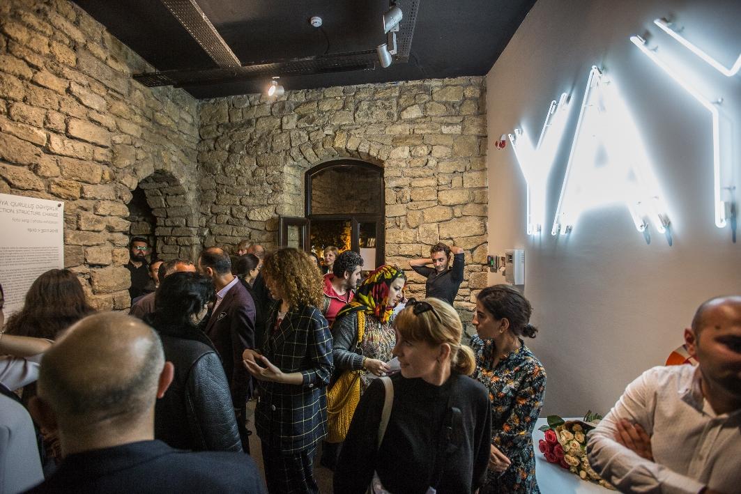 В Баку в галерее YAY состоялось открытие выставки "Функция. Структура. Изменение" (ФОТО)