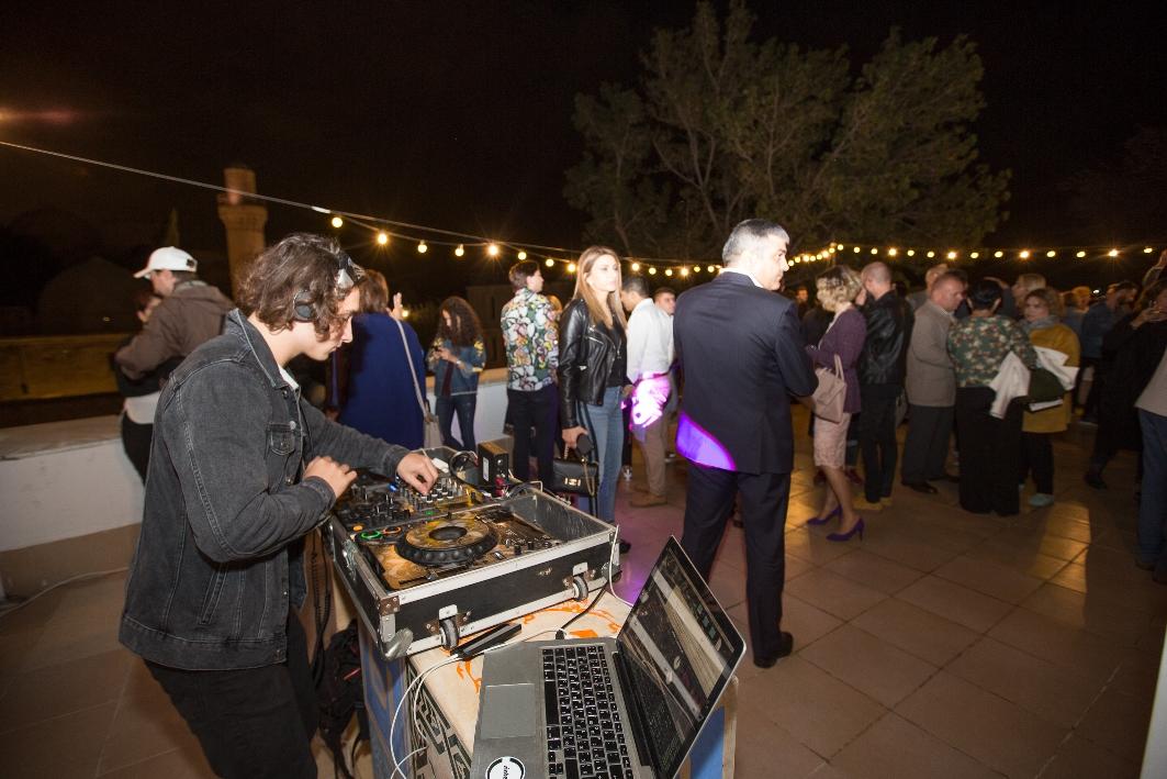 В Баку в галерее YAY состоялось открытие выставки "Функция. Структура. Изменение" (ФОТО)