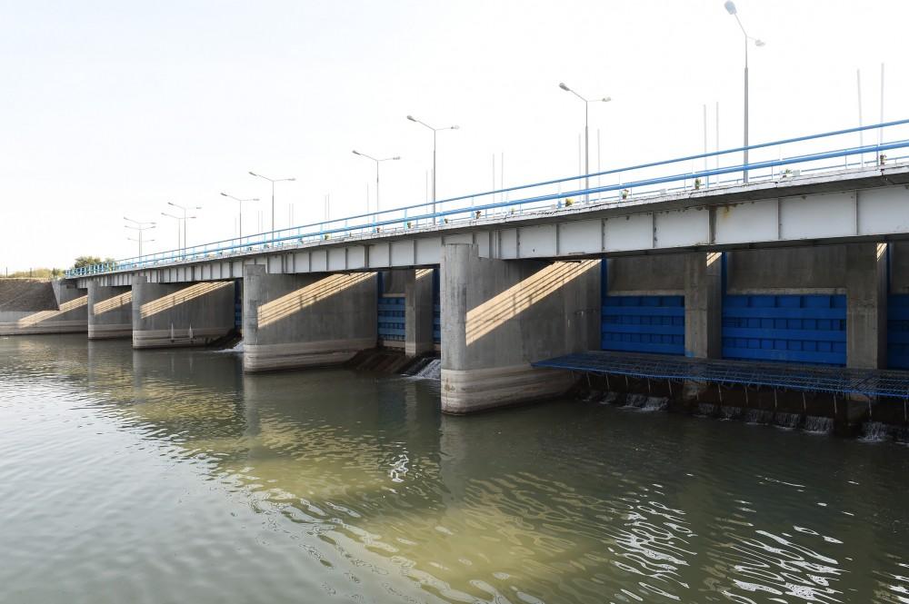 Президент Ильхам Алиев принял участие в церемонии открытия нового канала-притока реки Араз (ФОТО)