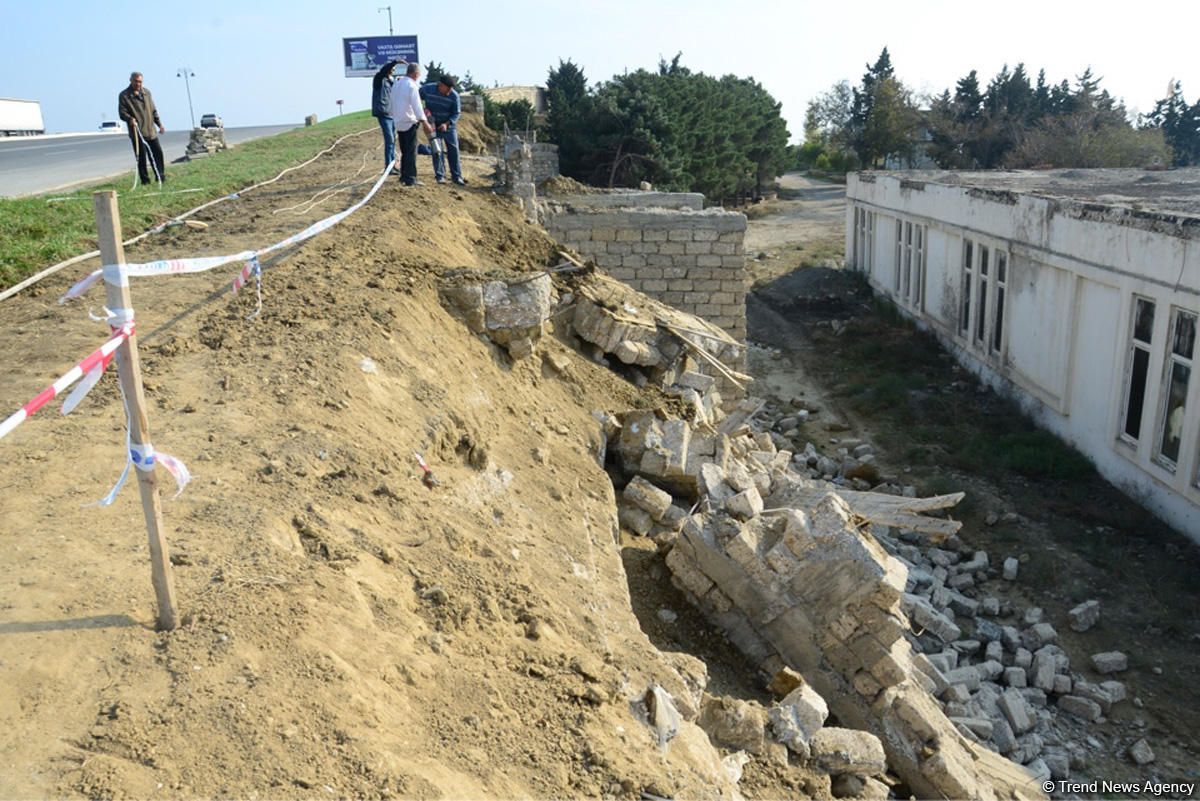 В ИВ района сообщили о ситуации на Зыхском шоссе в Баку после оползня (ФОТО/ВИДЕО)
