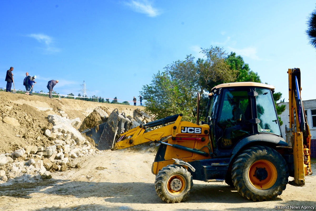 В ИВ района сообщили о ситуации на Зыхском шоссе в Баку после оползня (ФОТО/ВИДЕО)