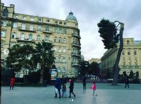 Российская актриса Мария Шалаева в Баку (ФОТО)