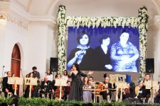 Айбениз Гашимова отметила золотое время двойным праздником (ФОТО)