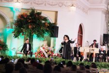 Айбениз Гашимова отметила золотое время двойным праздником (ФОТО)