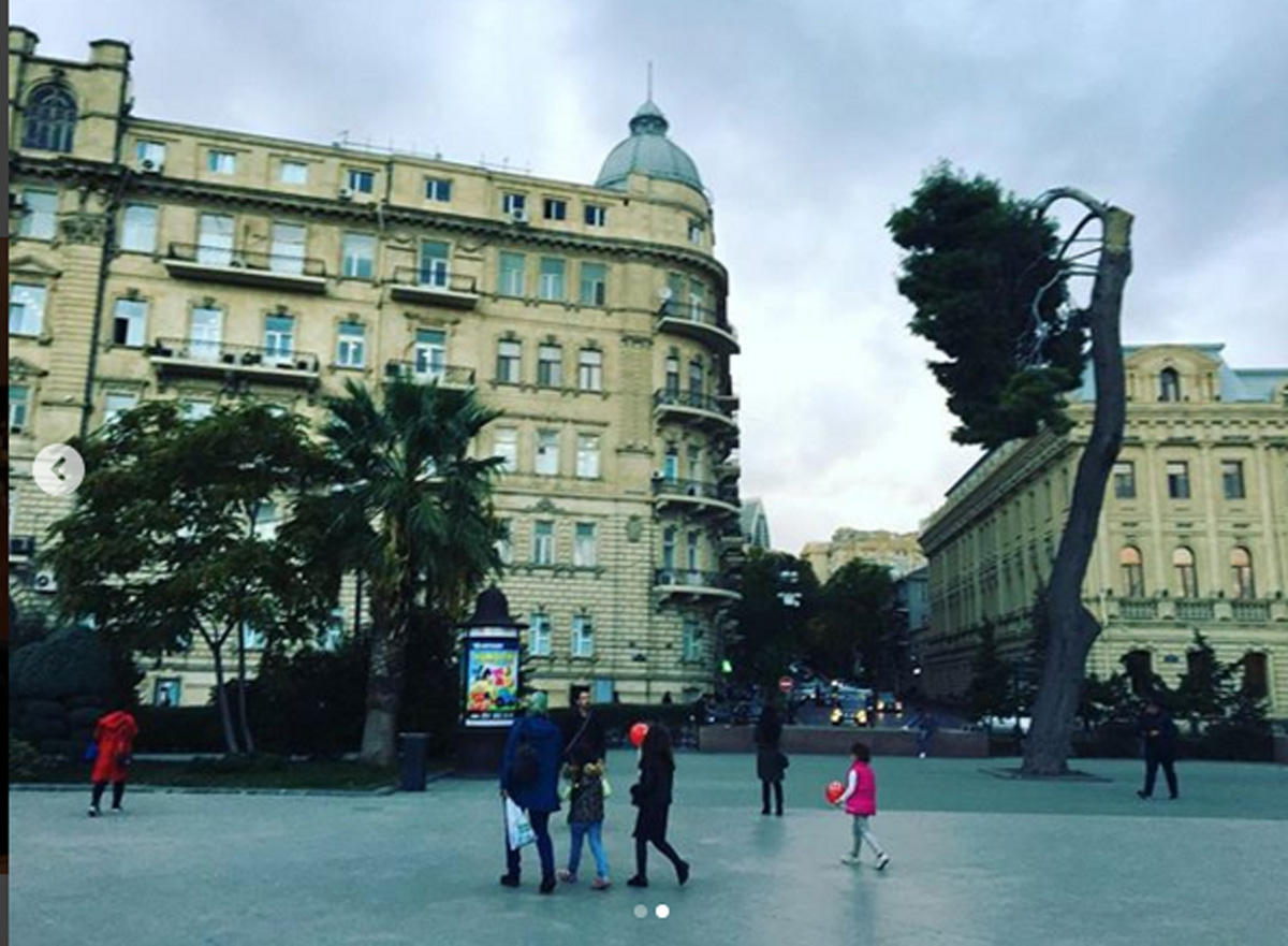 Российская актриса Мария Шалаева в Баку (ФОТО)