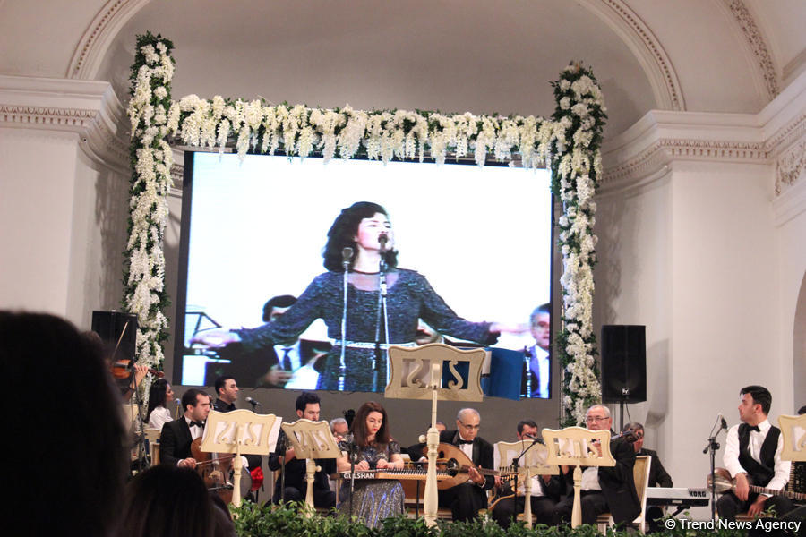 Айбениз Гашимова отметила золотое время двойным праздником (ФОТО)