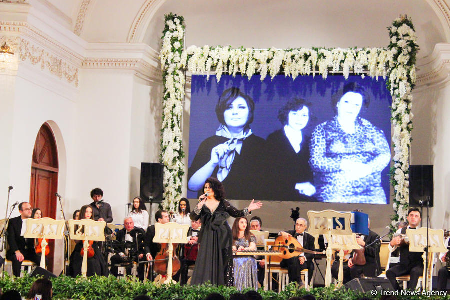 Айбениз Гашимова отметила золотое время двойным праздником (ФОТО)