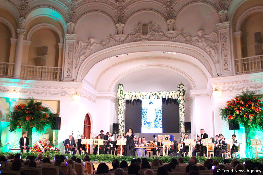 Айбениз Гашимова отметила золотое время двойным праздником (ФОТО)