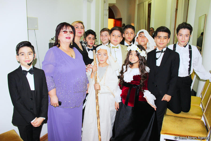 Айбениз Гашимова отметила золотое время двойным праздником (ФОТО)