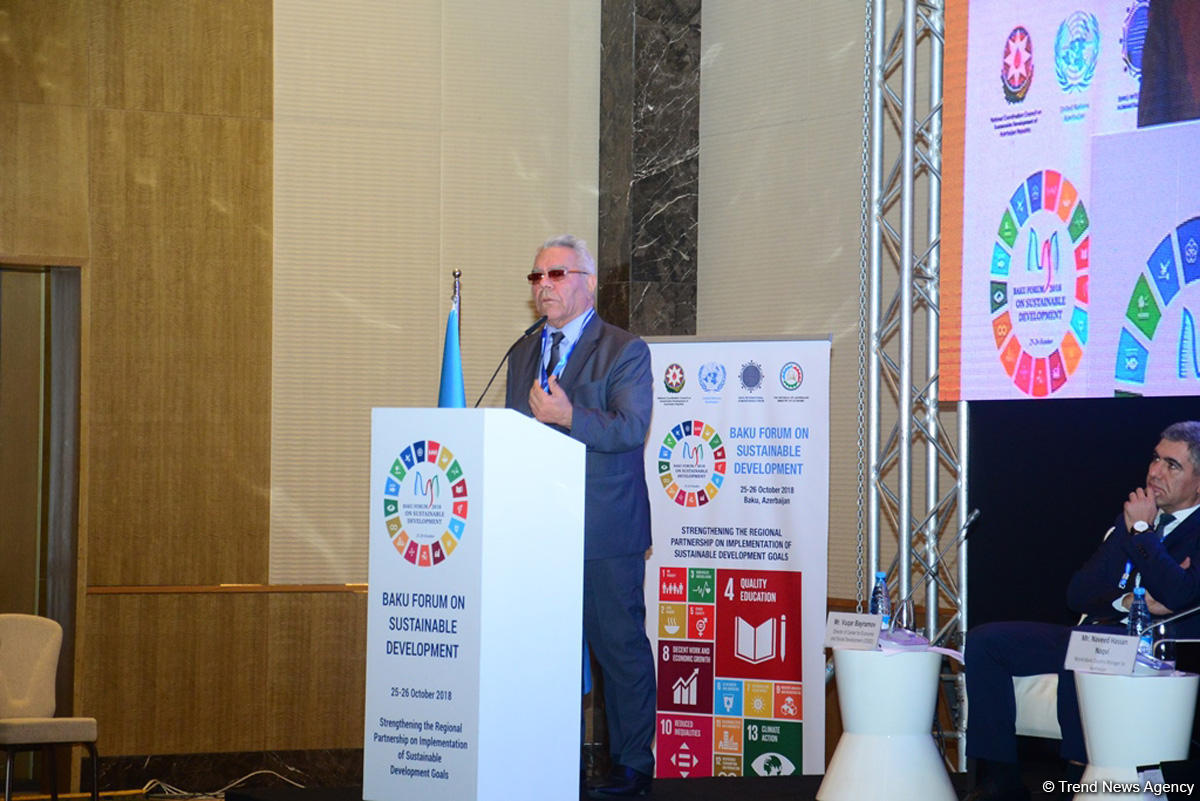 В Азербайджане ежегодно в рынок труда выходит 100 тыс. новой рабочей силы - министр (ФОТО)