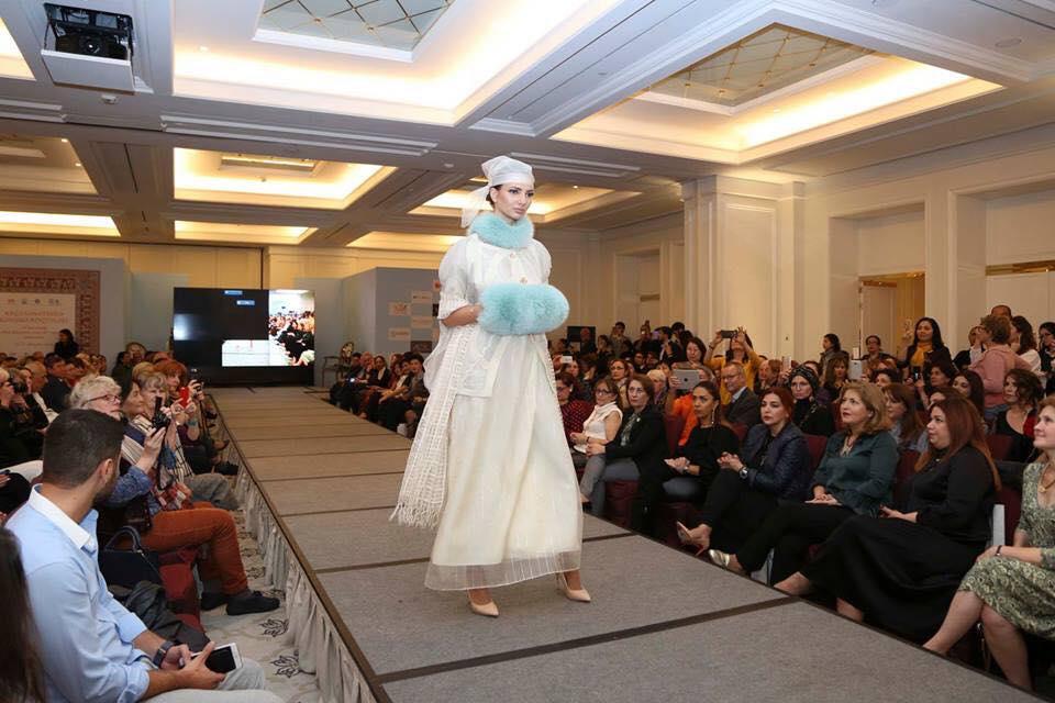 В Баку прошло фэшн-шоу войлочного искусства тюркского мира (ФОТО)