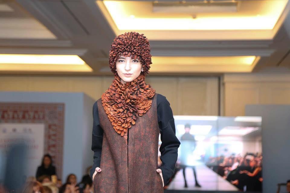 В Баку прошло фэшн-шоу войлочного искусства тюркского мира (ФОТО)