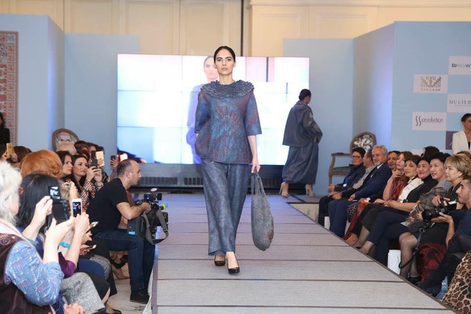 В Баку прошло фэшн-шоу войлочного искусства тюркского мира (ФОТО)