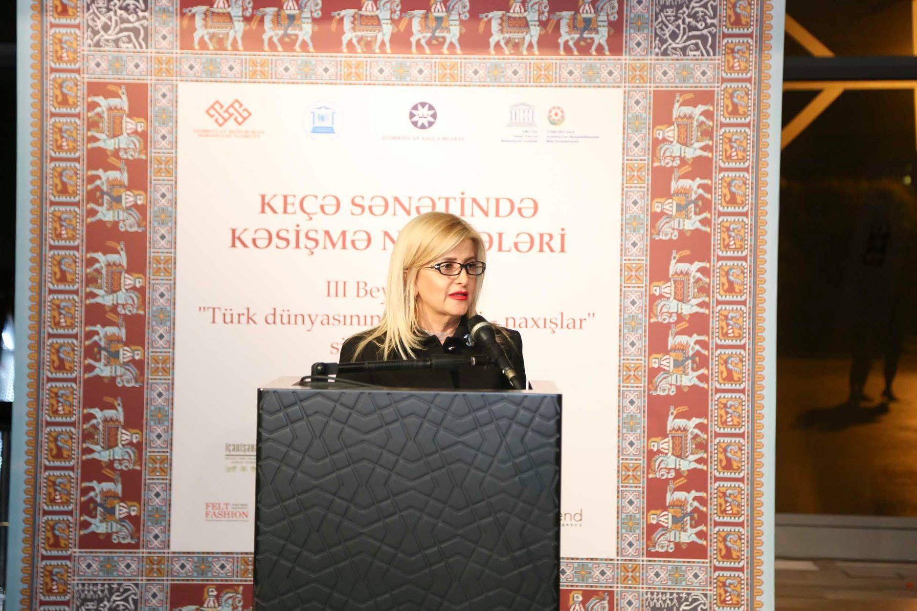 В Баку прошло фэшн-шоу войлочного искусства тюркского мира (ФОТО)