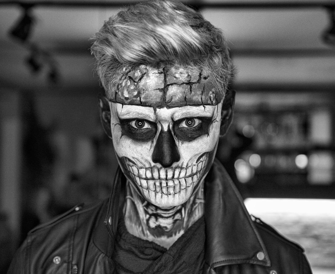 Эльдар Гасымов в Хеллоуин необычным образом поддержал эпилептиков  (ВИДЕО, ФОТО)