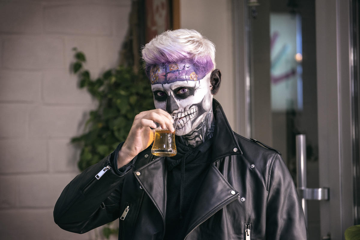 Эльдар Гасымов в Хеллоуин необычным образом поддержал эпилептиков  (ВИДЕО, ФОТО)