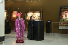 В Баку прошло фэшн-шоу войлочного искусства тюркского мира (ФОТО)