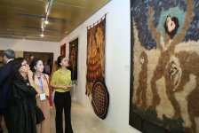 В Баку прошло фэшн-шоу войлочного искусства тюркского мира (ФОТО)