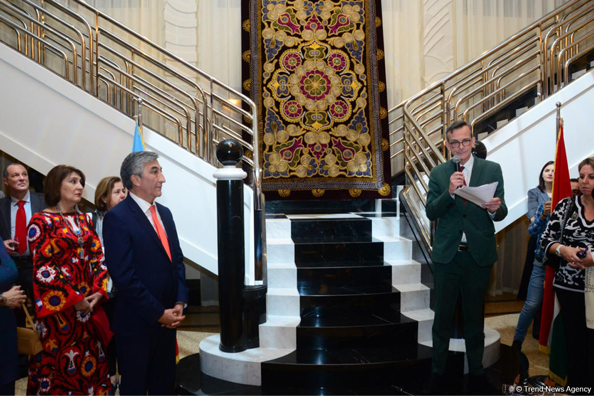 В Баку прошел вечер таджикской культуры (ФОТО)