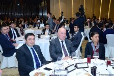 Азербайджан рассчитывает на треть увеличить объем безналичных платежей в стране (ФОТО)