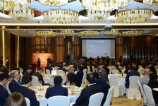 Азербайджан рассчитывает на треть увеличить объем безналичных платежей в стране (ФОТО)