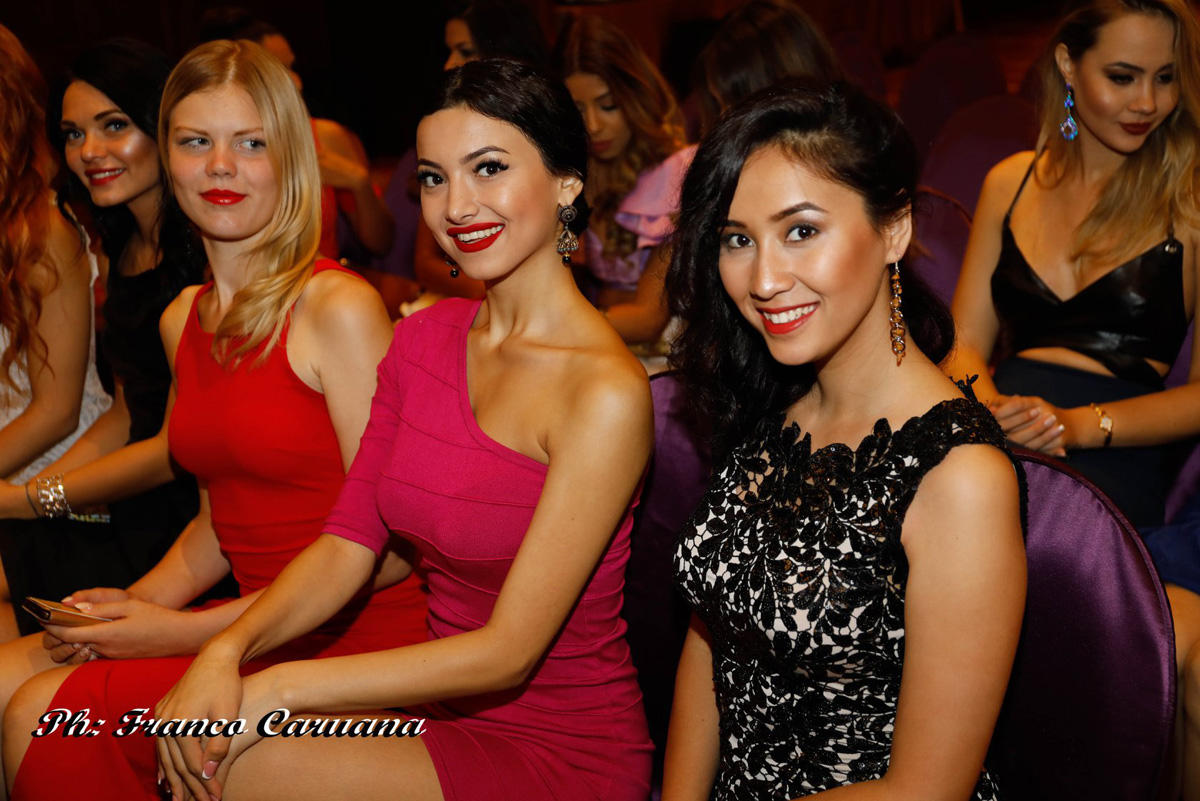 Азербайджанская красавица вошла в ТОП-10 мировых королев благотворительности (ФОТО)