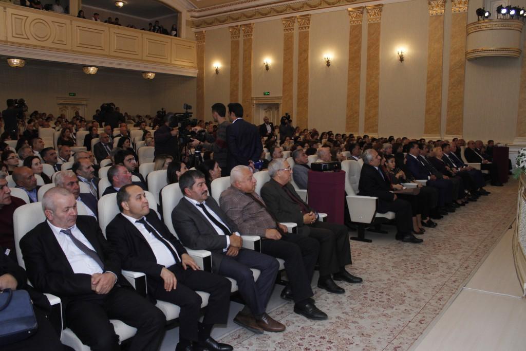 Сумгайытский государственный драматический театр торжественно отметил 50-летний юбилей (ФОТО)