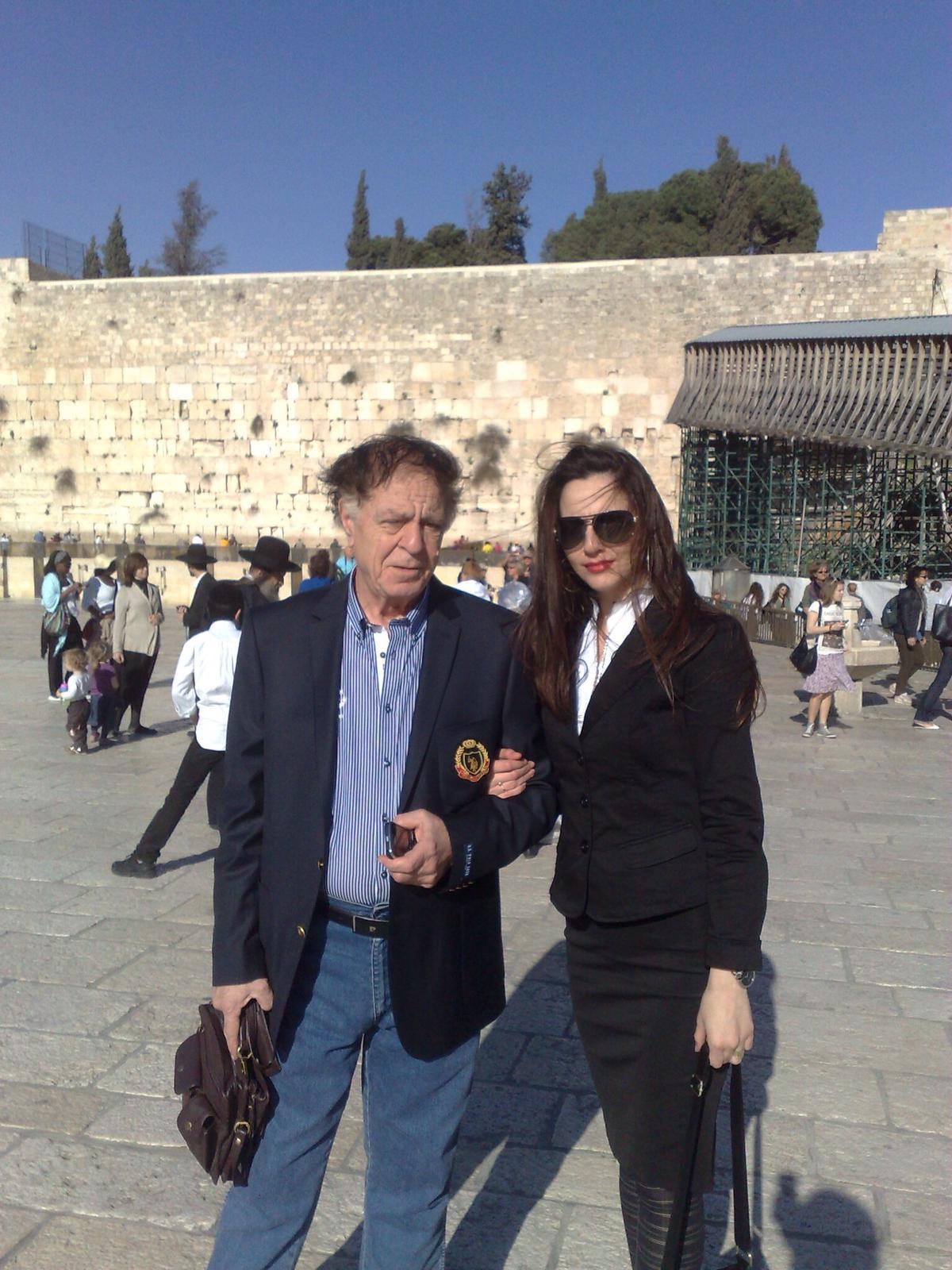 Адиль Гулиев: Памяти художника, мастера карикатуры, отца и друга (ФОТО)