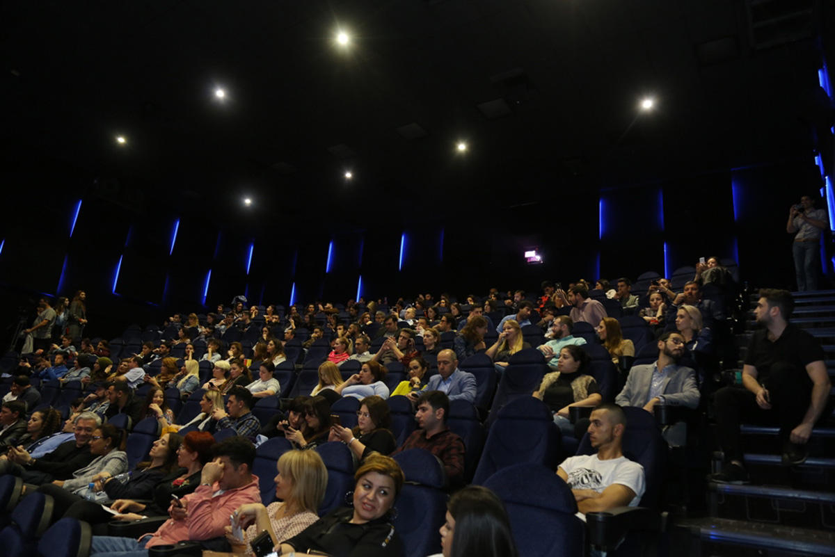 Реинкарнация Фредди Меркьюри в Баку в формате Dolby Atmos (ВИДЕО, ФОТО)
