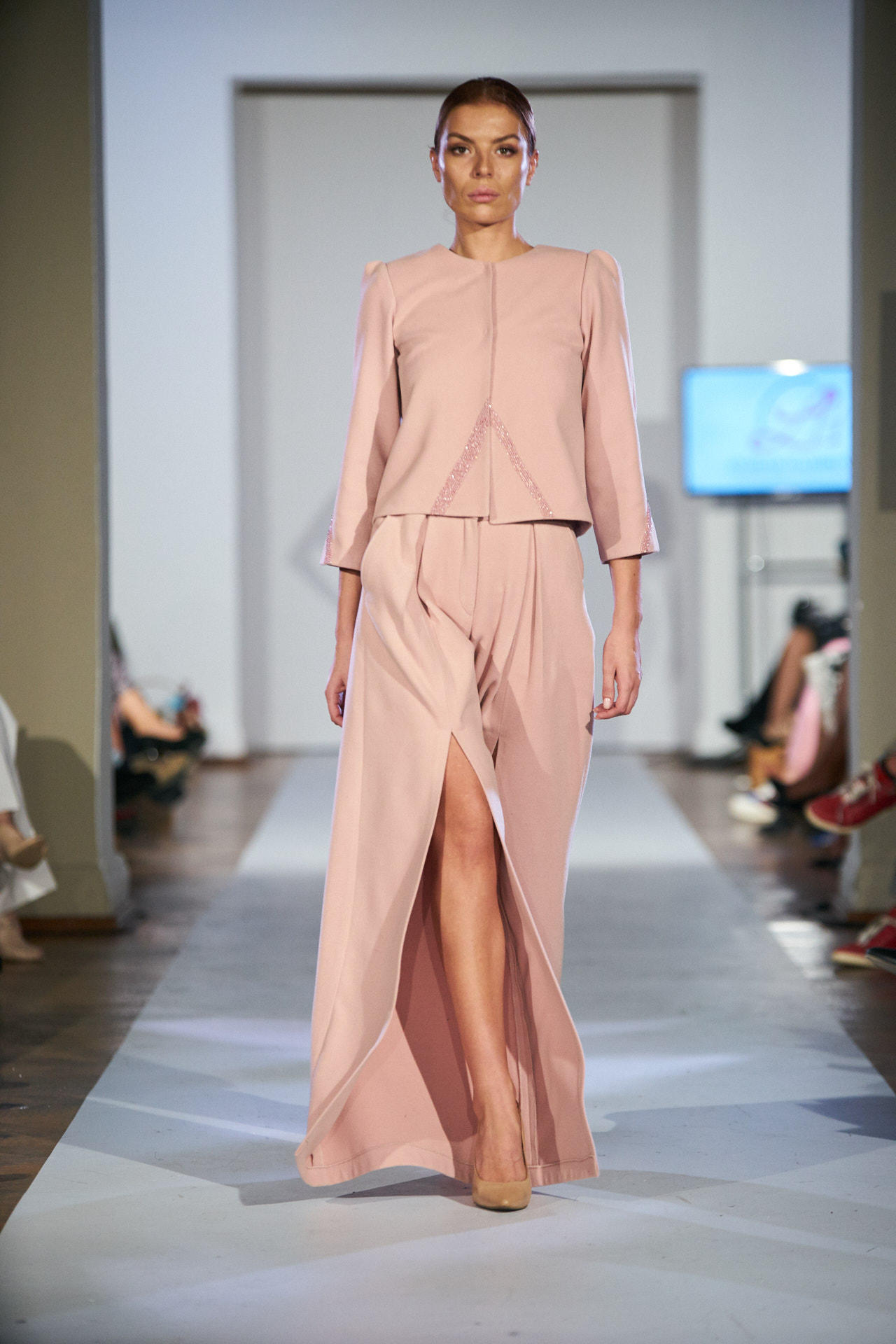 От дерзости к морю спокойствия: второй день Azerbaijan Fashion Week (ФОТО)