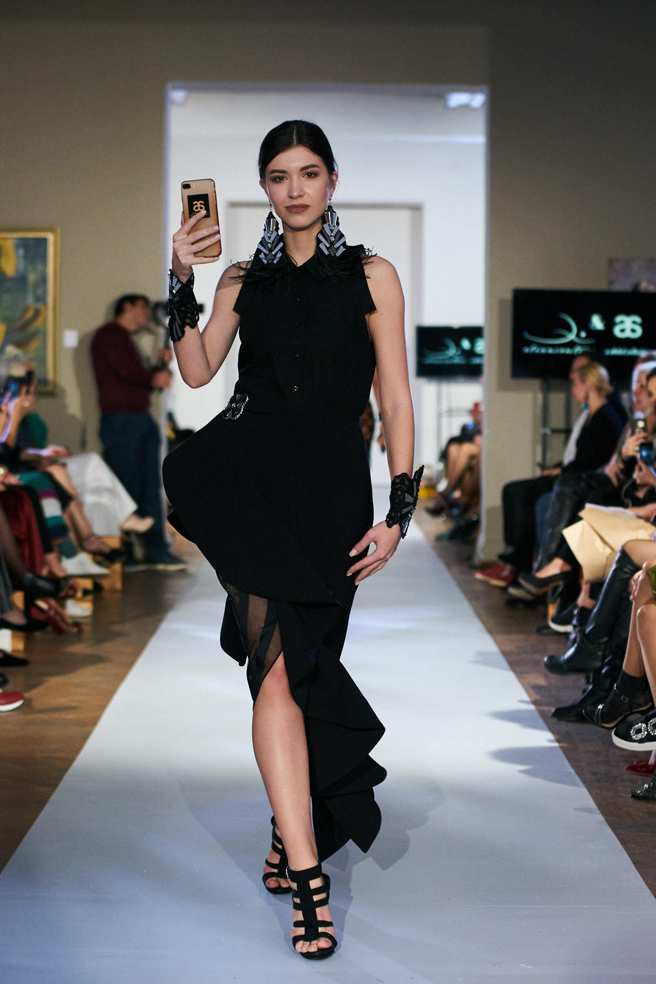 От дерзости к морю спокойствия: второй день Azerbaijan Fashion Week (ФОТО)