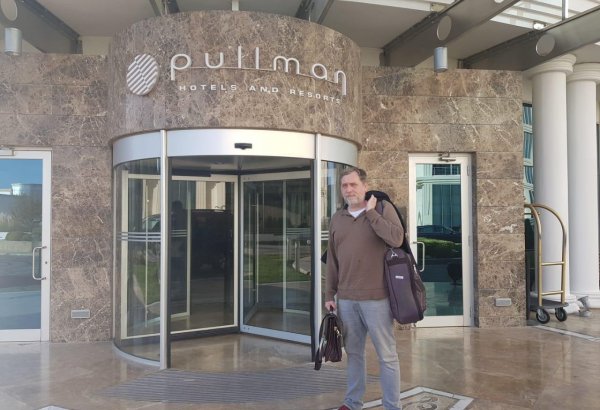 В Баку приехал Никита Высоцкий для проведения юбилейного вечера отца