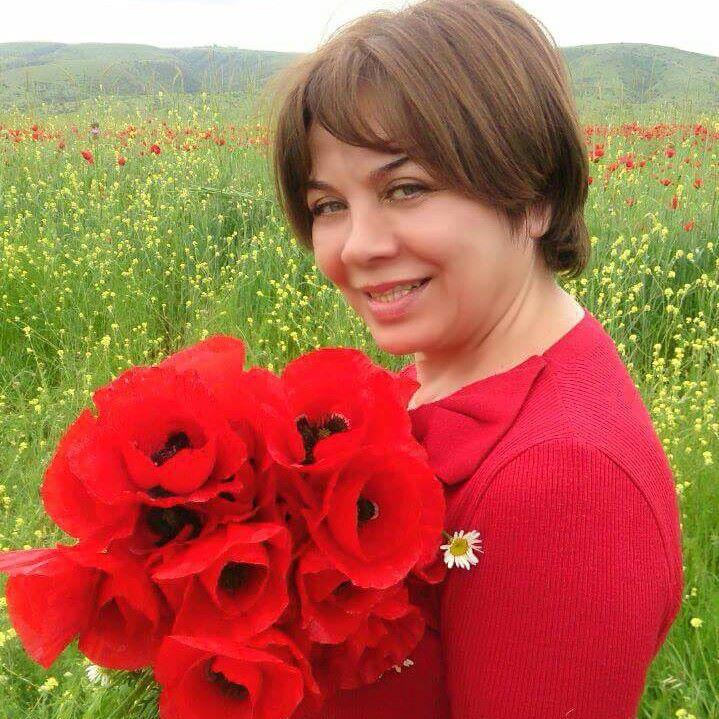 Сугра Багирзаде выпустила книгу о флористике: У меня была мечта - сохранить красоту цветов для матери (ФОТО)