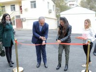 Вице-президент Фонда Гейдара Алиева Лейла Алиева в рамках проекта "Наш двор" приняла участие в открытии благоустроенного двора и массовой посадке деревьев (ФОТО)